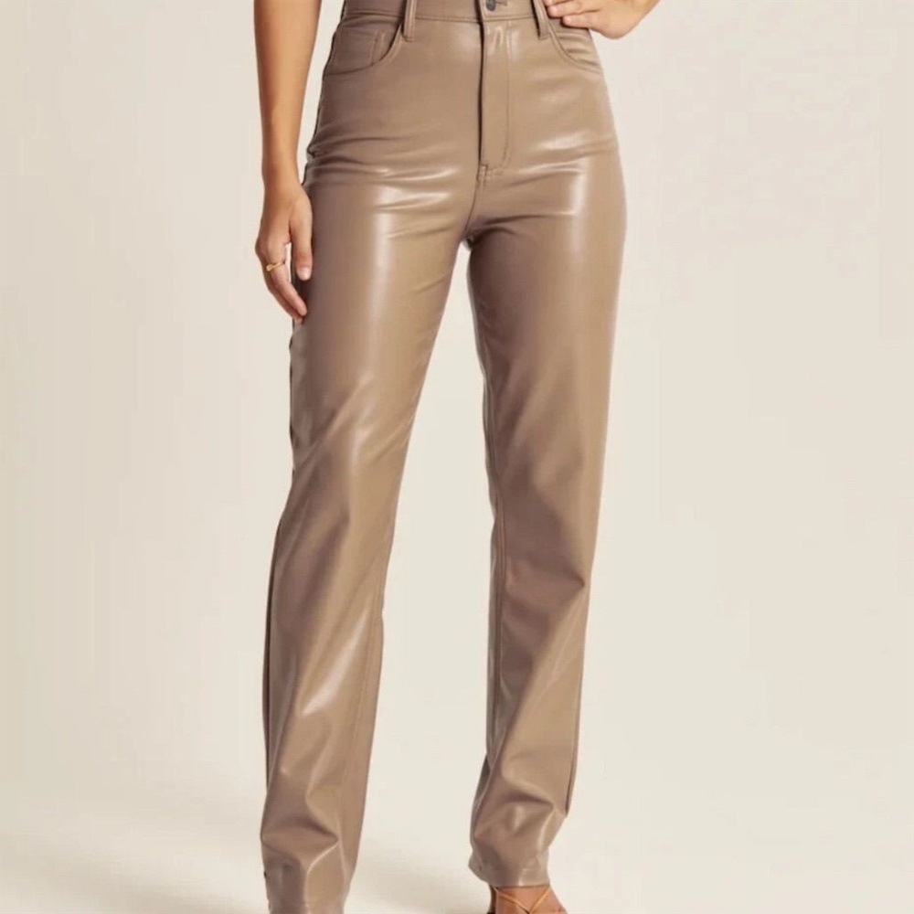 Abercrombie & Fitch 90s Straight Ultra High Rise Vegan Leather Pants Tan 36 22L - Picture 1 of 11